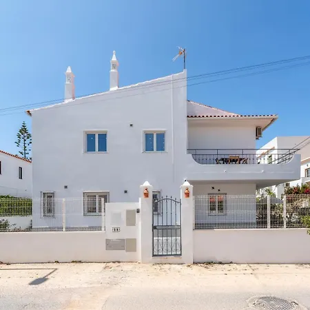 Διαμέρισμα Vivenda Neves In By Lovelystay Αλμπουφέιρα