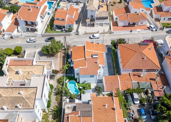 Apartment Vivenda Neves In By Lovelystay *