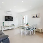Daire Vivenda Neves In By Lovelystay Albufeira